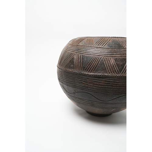Nupe Pottery VNU6 3